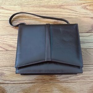 1960s Vintage Brown Leather Accordion Bottom Handbag with Gold Snap Closure